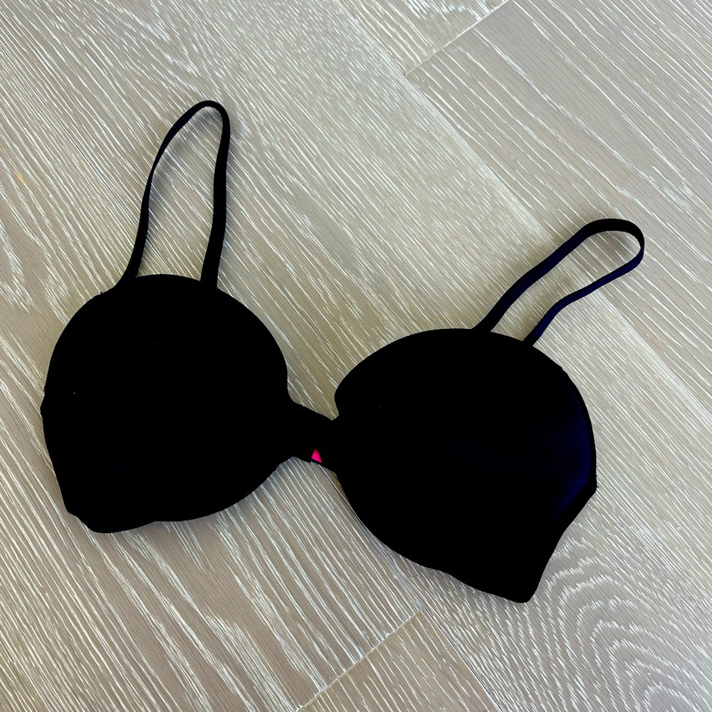Black push up plunge bra